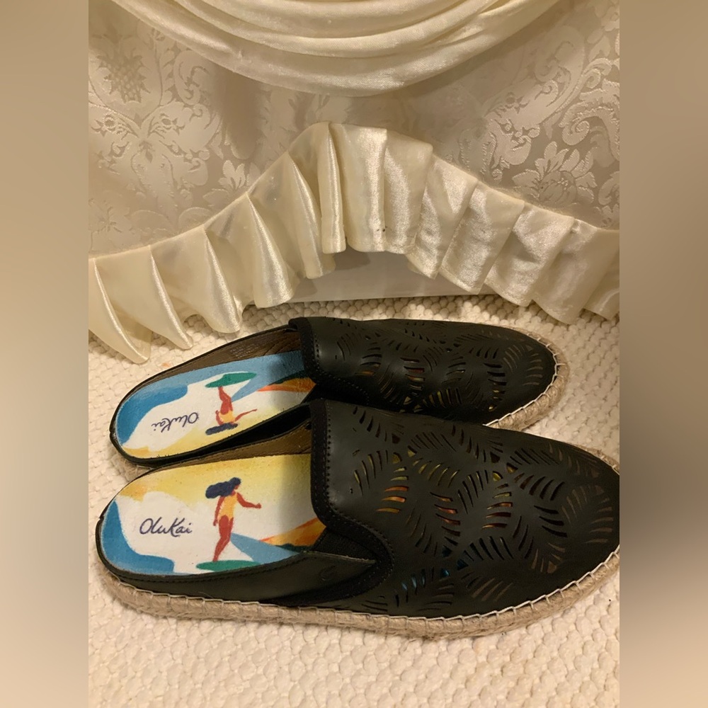 OLUKAI - Picture 4 of 7